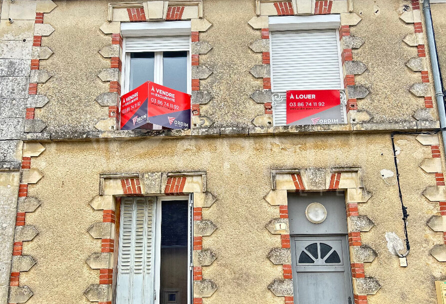 IMMEUBLE LEUGNY - 2 LOTS + DEPENDANCE — photo 1