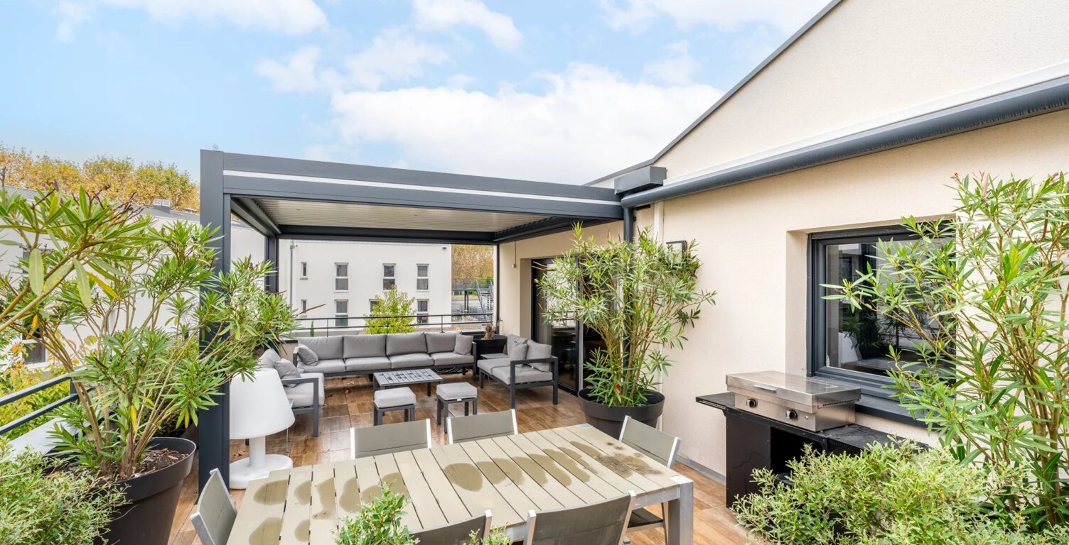 Exclusivité ! Appartement en attique au dernier étage avec garage double — photo 1
