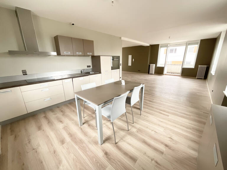 APPARTEMENT T5, ENTIÈREMENT RÉNOVÉ, PONTARLIER, 123 M2, 3 CH — photo 1