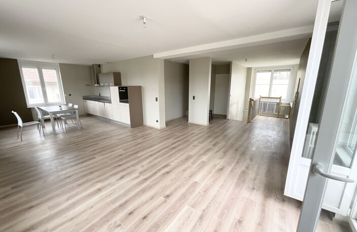 APPARTEMENT T5, ENTIÈREMENT RÉNOVÉ, PONTARLIER, 123 M2, 3 CH — photo 2