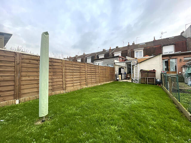 MAISON 92 M2 - ROUBAIX - 4 CHAMBRES - JARDIN - DEPENDANCE — photo du bien