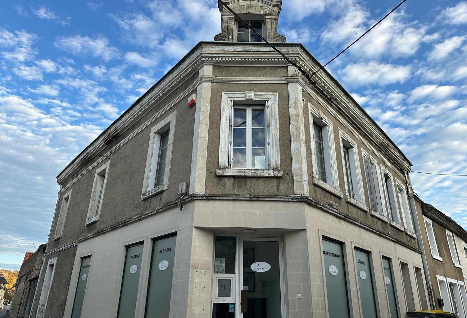 Maison - 214m² - Bruyères-et-Montbérault — photo 1