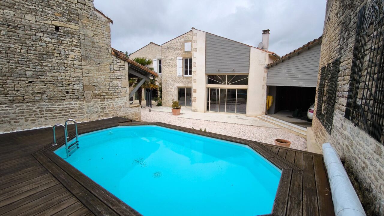 maison 6 pièces 159 m2 à vendre à Dampierre-sur-Boutonne (17470)