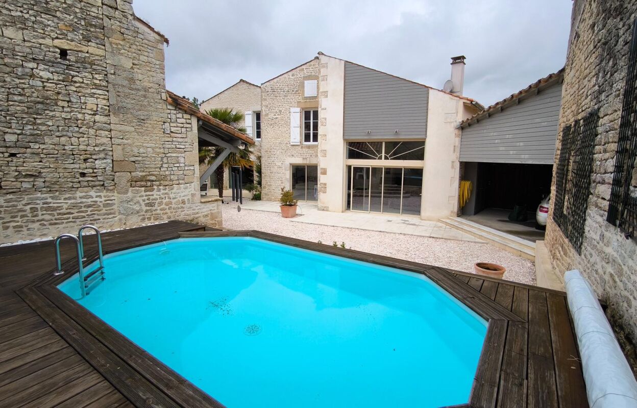 maison 6 pièces 159 m2 à vendre à Dampierre-sur-Boutonne (17470)