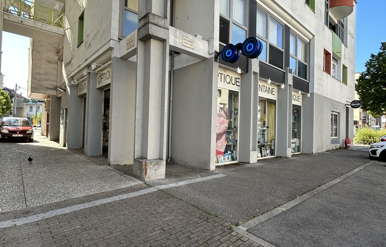 commerce  pièces 63 m2 à vendre à Fontaine (38600)