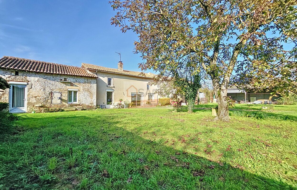 maison 6 pièces 208 m2 à vendre à Chalandray (86190)