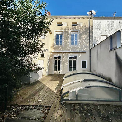 Maison 8 pièces 270 m²