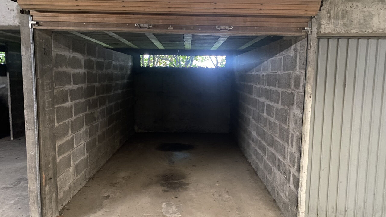 garage  pièces 13 m2 à vendre à Bordeaux (33200)