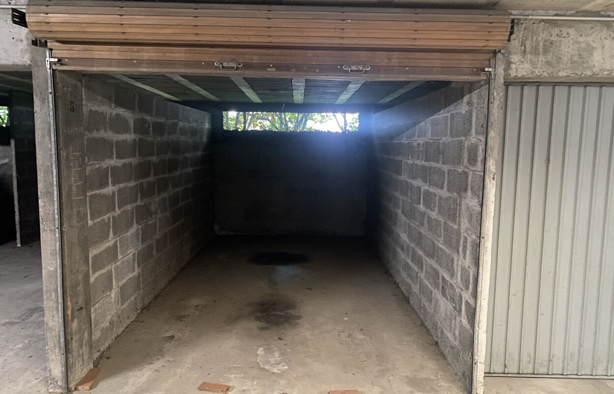 garage  pièces 13 m2 à vendre à Bordeaux (33200)