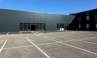 Commerce  1112 m² à louer à Montélimar (26200)