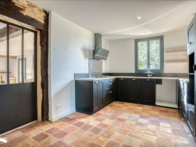 Maison en pierre de 6 pièces principales — photo 1