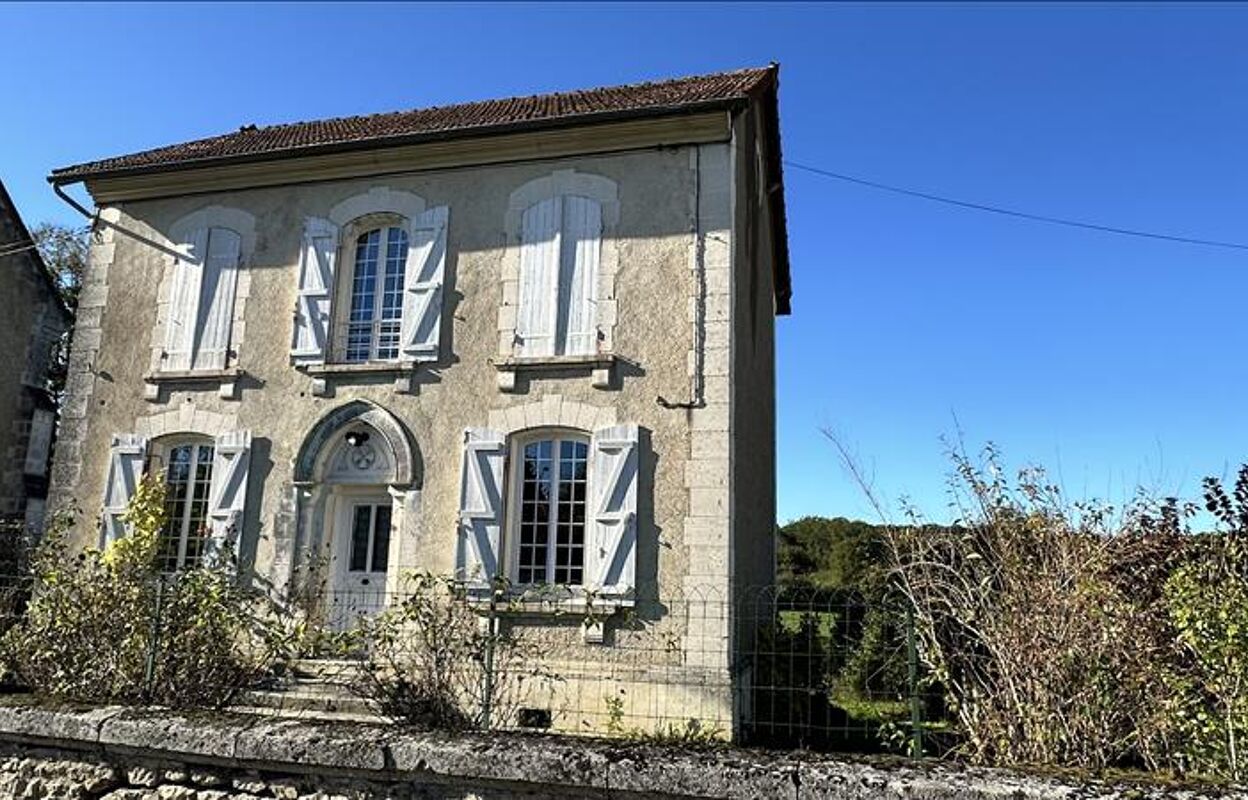 maison 4 pièces 92 m2 à vendre à Vouzan (16410)