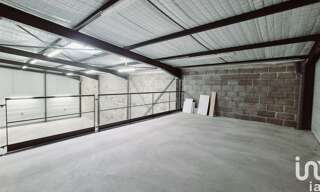 Commerce  375 m² à louer à Saint-Galmier (42330)