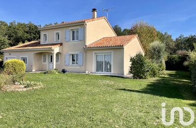 vente maison 322 000 € à proximité de Chenevelles (86450)