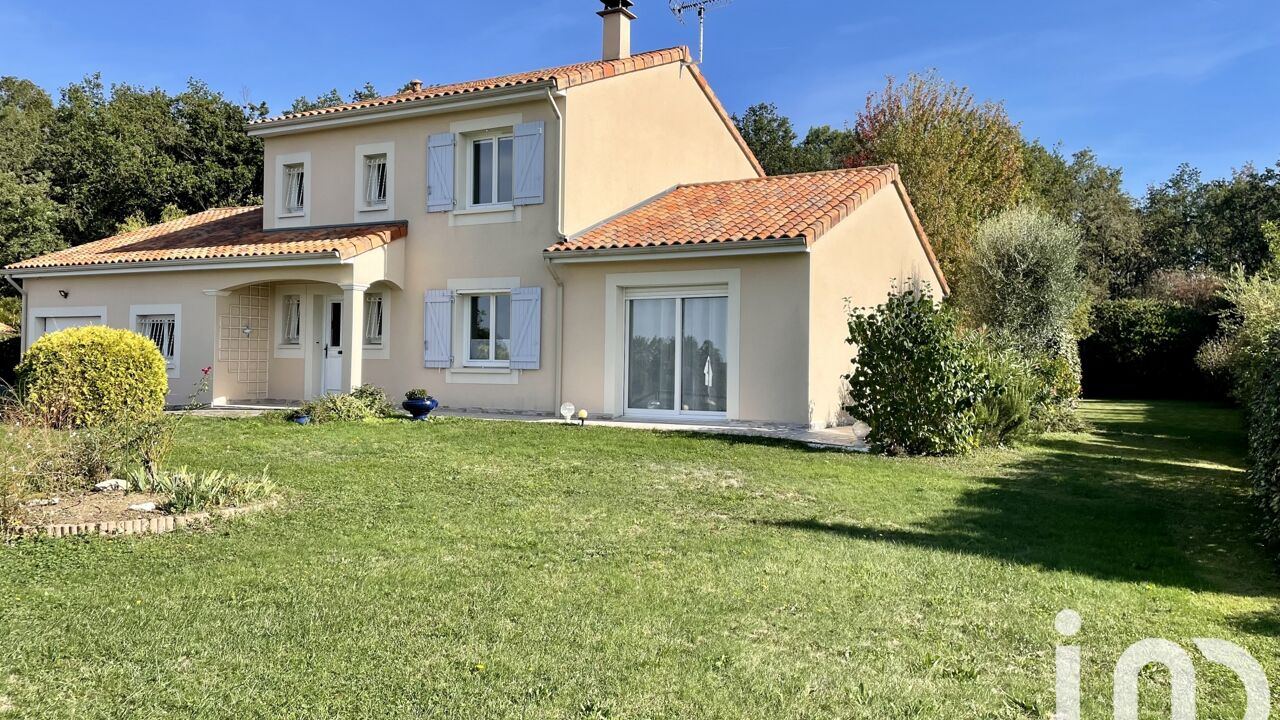 maison 6 pièces 118 m2 à vendre à Saint-Cyr (86130)