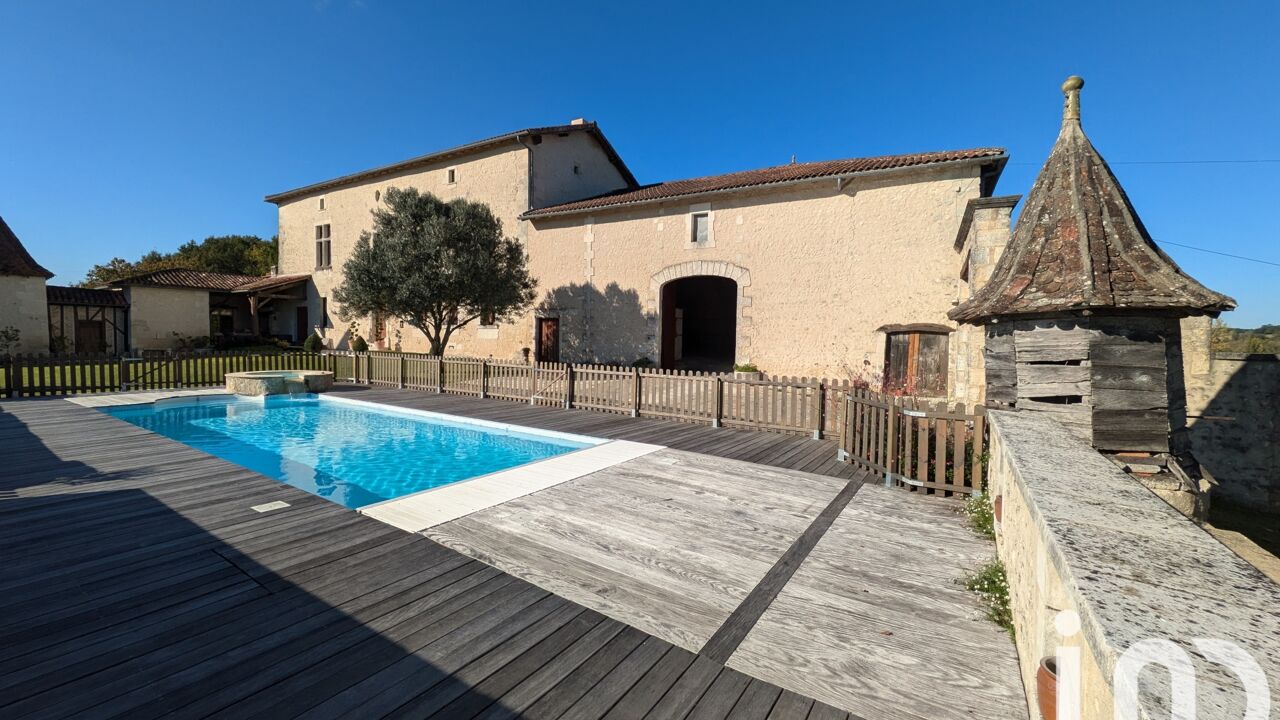 maison 8 pièces 312 m2 à vendre à Chalais (16210)