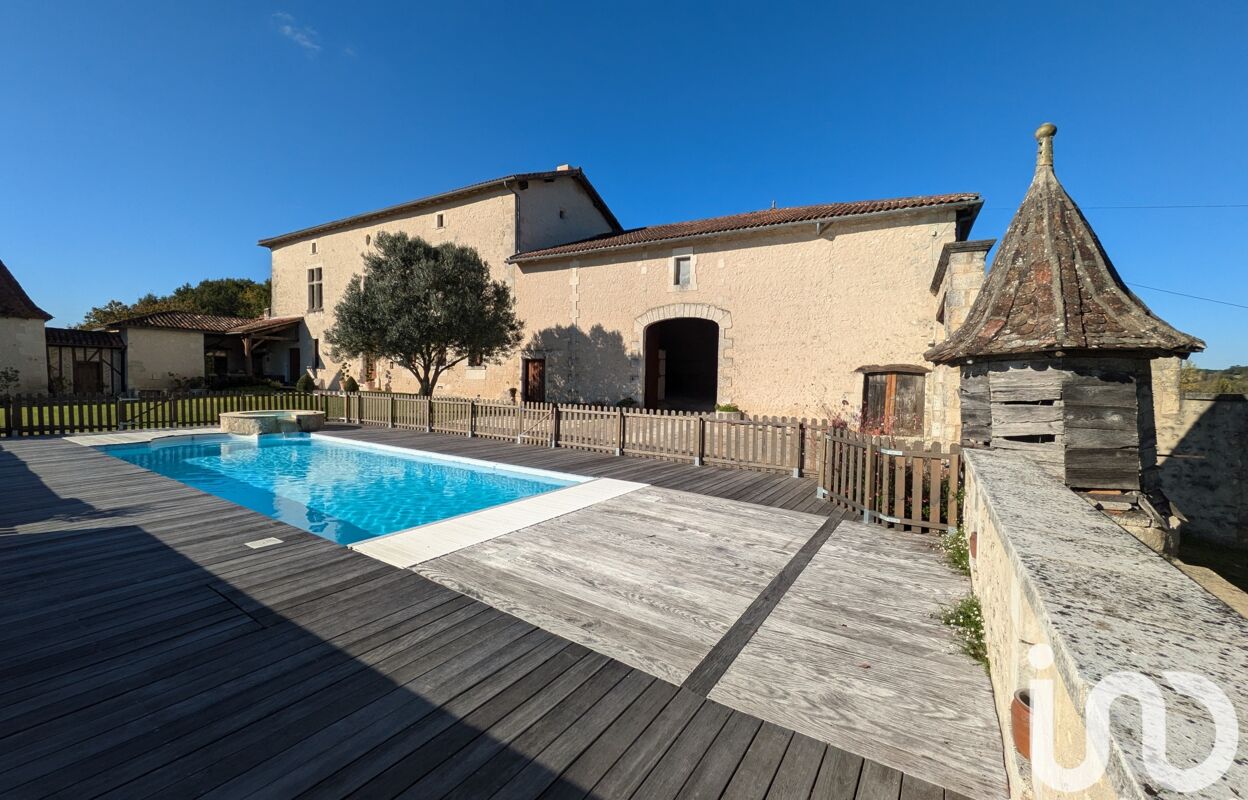 maison 8 pièces 312 m2 à vendre à Chalais (16210)