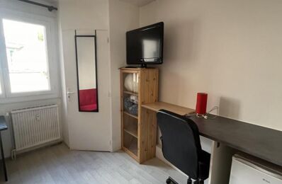 location appartement 218 € CC /mois à proximité de Le Monastère (12000)