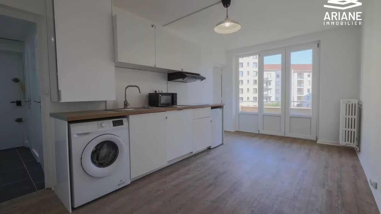 appartement 4 pièces 53 m2 à vendre à Lyon 7 (69007)