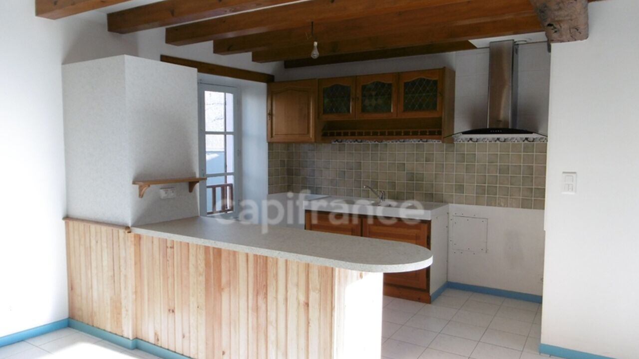 maison 5 pièces 300 m2 à vendre à Sauzé-Vaussais (79190)