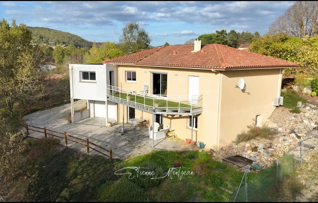 maison 6 pièces 161 m2 à vendre à Espère (46090)