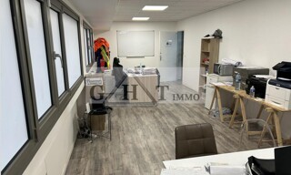 Local industriel  130 m² à louer à Gennevilliers (92230)