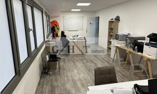 Local industriel  130 m² à louer à Gennevilliers (92230)