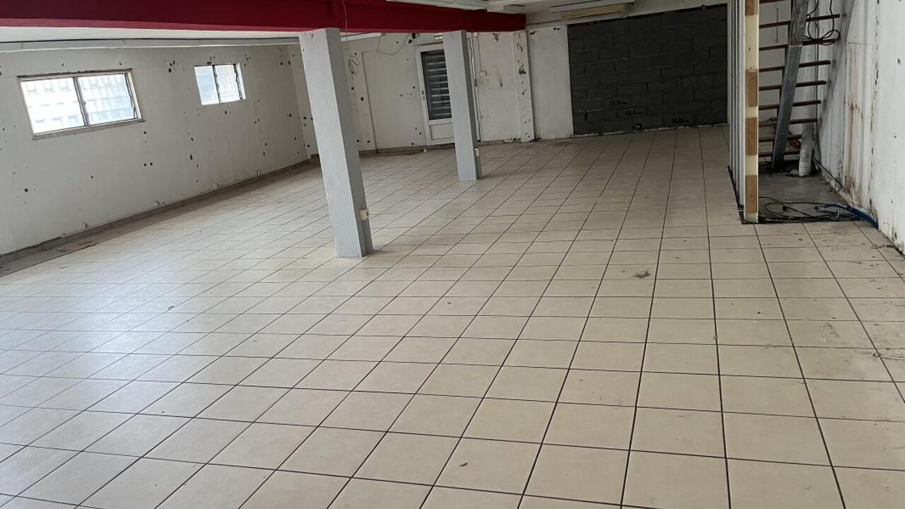 commerce 1 pièces 90 m2 à louer à Saint-Denis (97400)