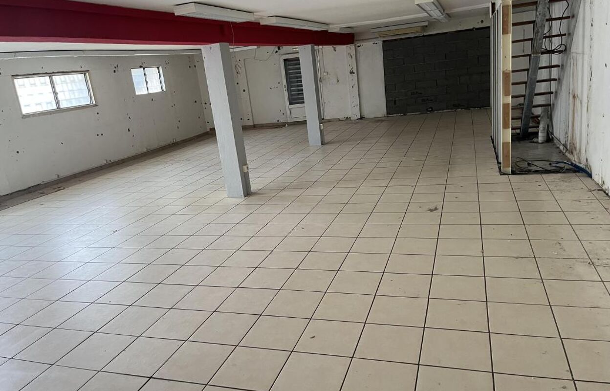 commerce 1 pièces 90 m2 à louer à Saint-Denis (97400)