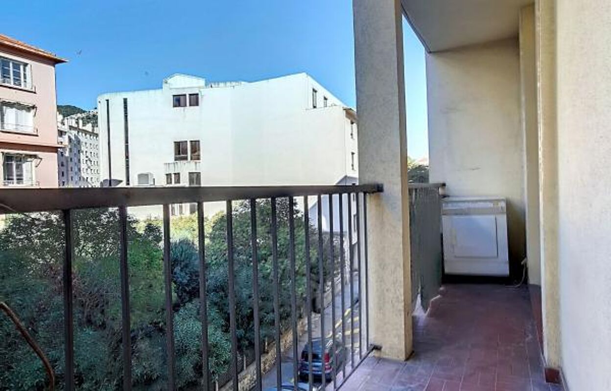 appartement 2 pièces 52 m2 à vendre à Toulon (83000)