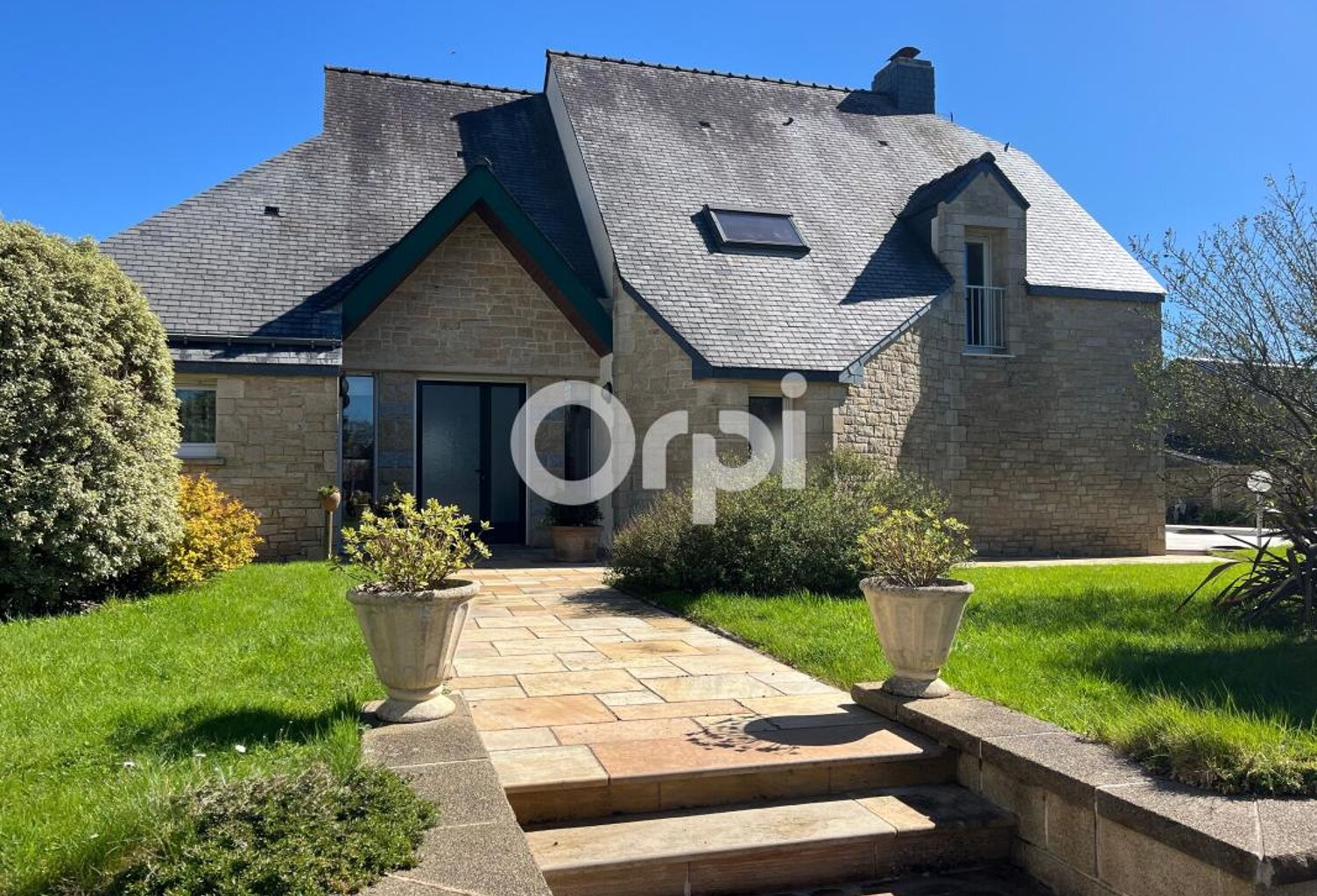 MISSILLAC – Maison familiale de 185 m² avec piscine chauffée, 4 chambres et jardin sans vis-à-vis — photo 1