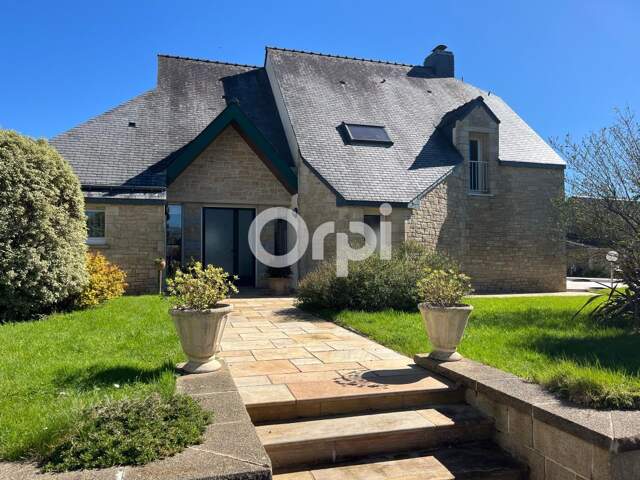 MISSILLAC – Maison familiale de 185 m² avec piscine chauffée, 4 chambres et jardin sans vis-à-vis — photo du bien