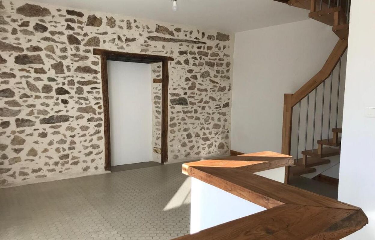 maison 2 pièces 57 m2 à vendre à Brigueuil (16420)