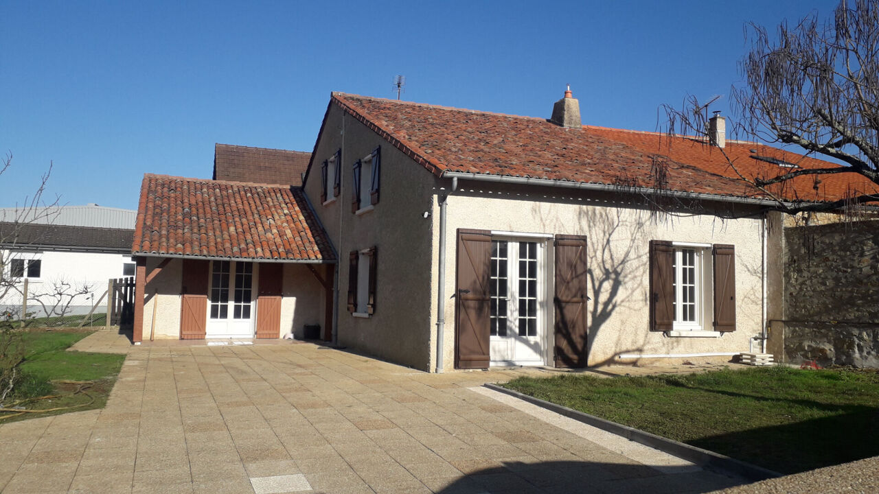 maison 4 pièces 131 m2 à louer à Smarves (86240)