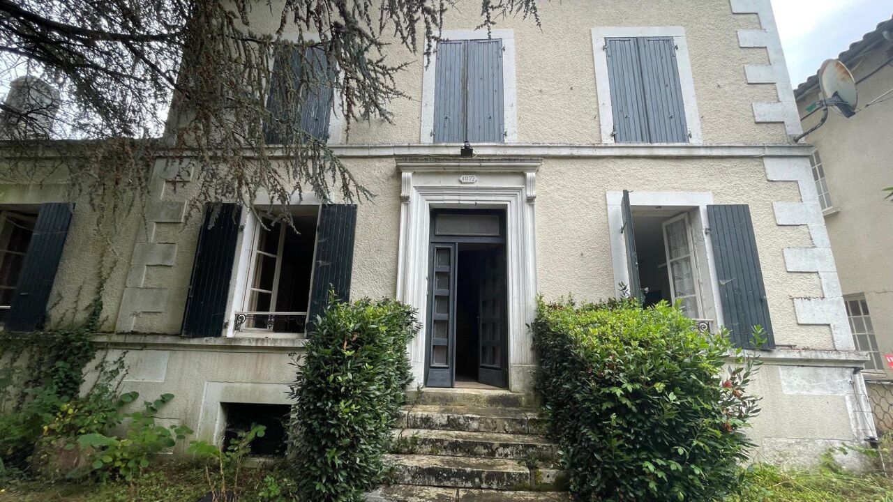 maison 7 pièces 157 m2 à vendre à Javerlhac-Et-la-Chapelle-Saint-Robert (24300)