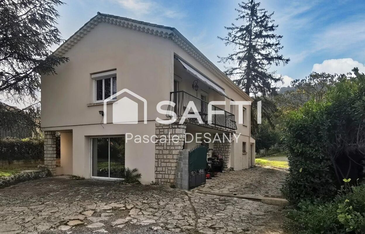 maison 9 pièces 190 m2 à vendre à Châteauneuf-du-Rhône (26780)