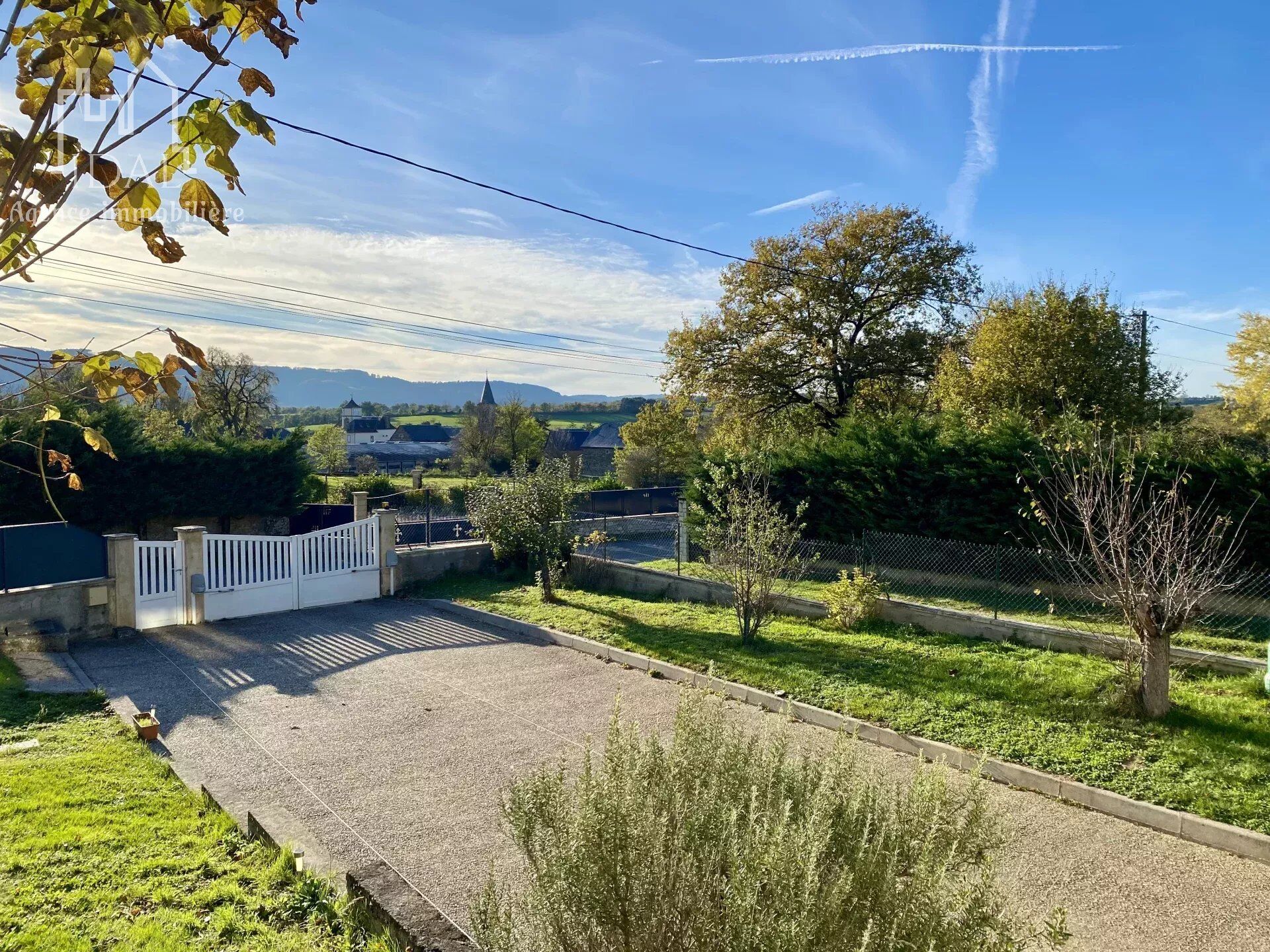 Maison spacieuse et rénovée au calme
