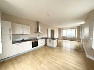 APPARTEMENT T4, ENTIÈREMENT RÉNOVÉ, PONTARLIER, 80 M2, 2 CHA — photo 2