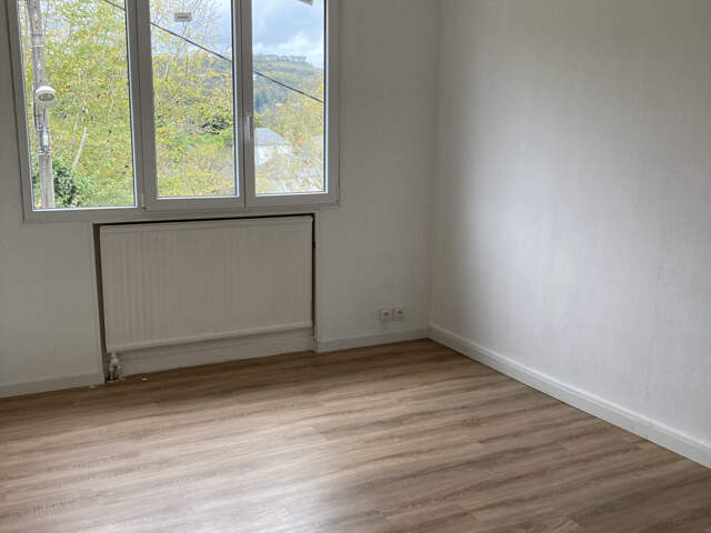 T2 avec balcon et garage. — photo du bien