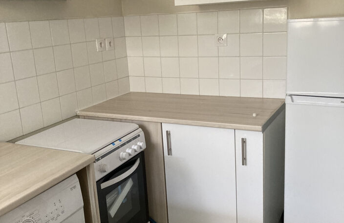 T2 avec balcon et garage. — photo 2