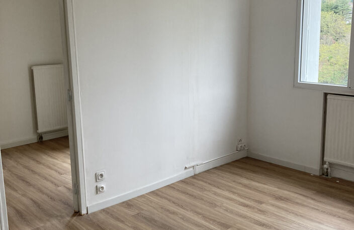 T2 avec balcon et garage. — photo 3