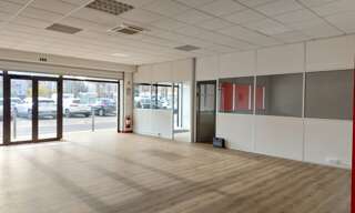 Commerce  123 m² à louer à Le Péage-de-Roussillon (38550)