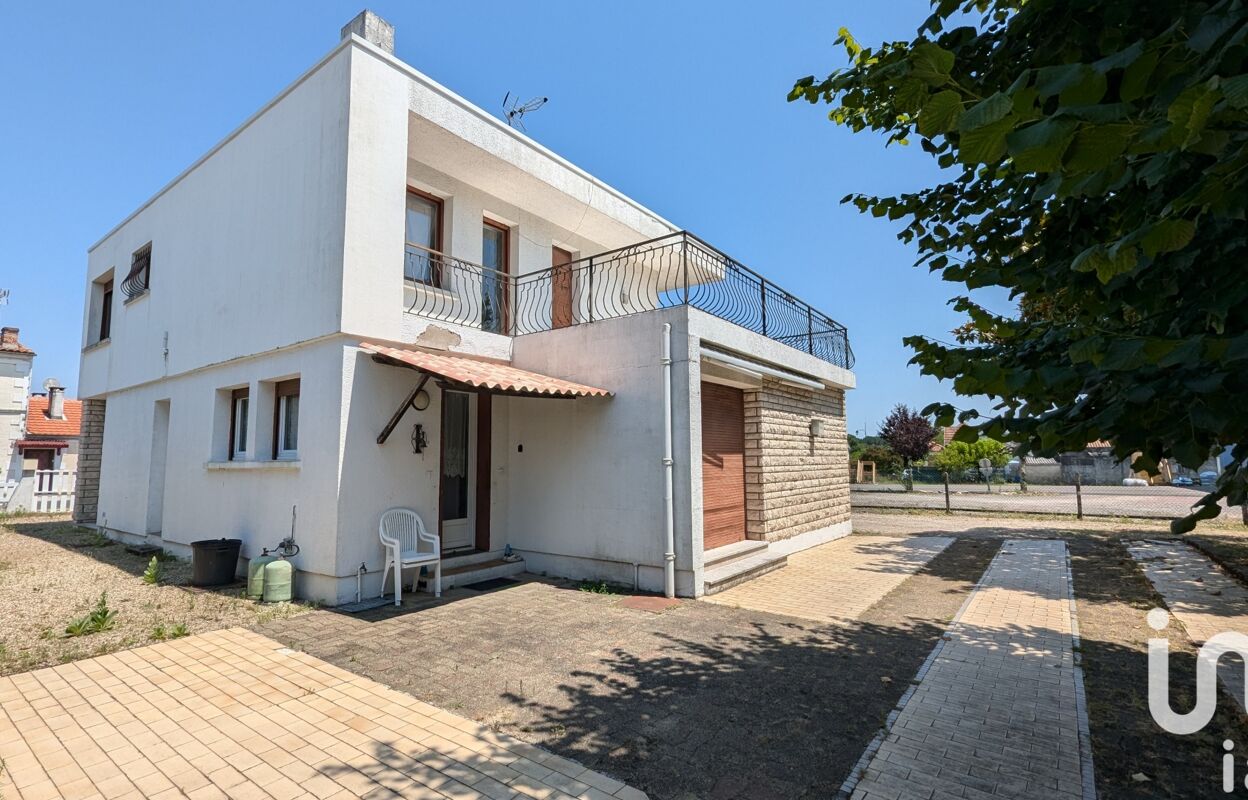 maison 6 pièces 158 m2 à vendre à Montendre (17130)