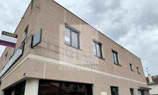 Bureau  209 m² à louer à Bron (69500)