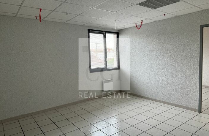 BUREAUX à LOUER — photo 3