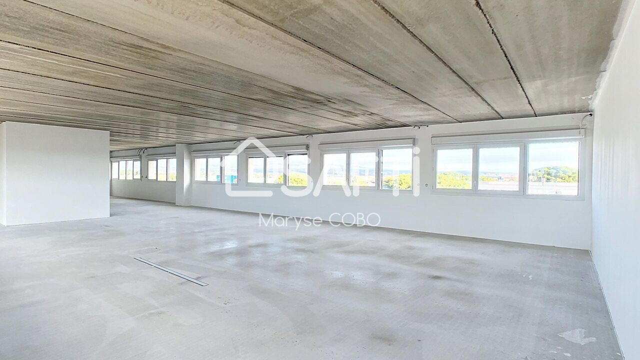 commerce 1 pièces 180 m2 à louer à Claira (66530)