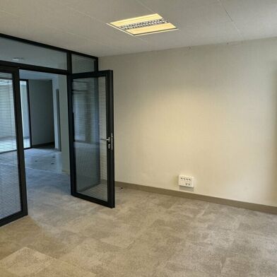 Bureau 200 m²