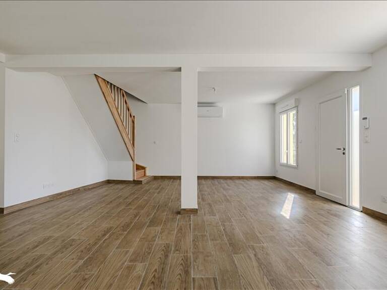 Maison en pierre de 6 pièces principales — photo 1