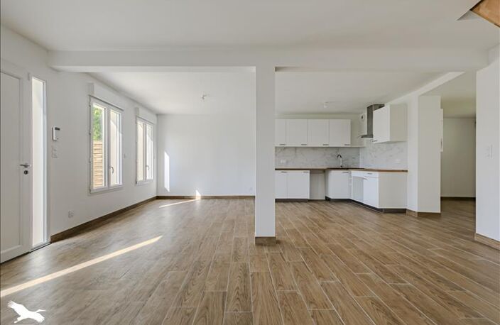 Maison en pierre de 6 pièces principales — photo 2
