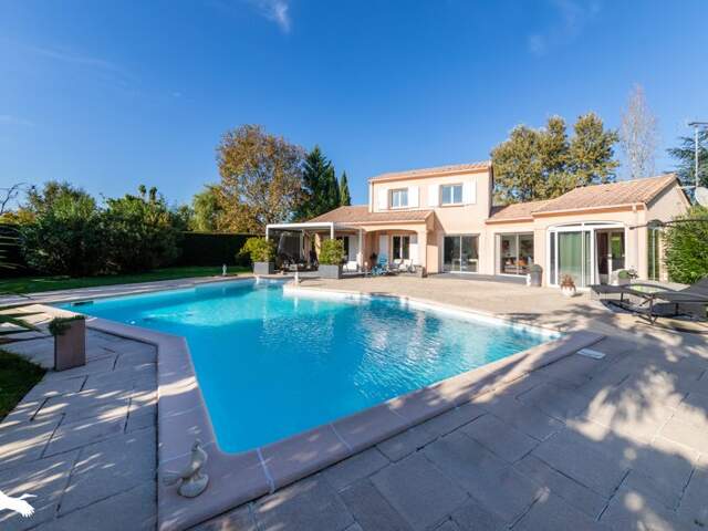 Villa de 5 pièces principales — photo du bien